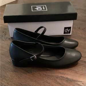 Brand NEW DV Dolce Vita Womens Black Ballet Mary Jane Flats in size 8